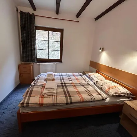 Vakantiehuis Gorski Czarna Gora Przy Wyciagach *